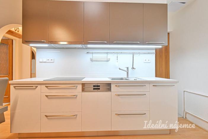 Pronájem bytu 1+1, Brno - Židenice, Škroupova, 38 m2