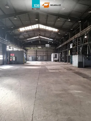 Pronájem skladu, Pardubice, Dělnická, 2200 m2