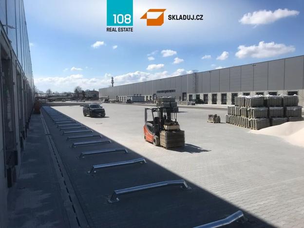 Pronájem skladu, Pardubice, Nádražní, 14000 m2