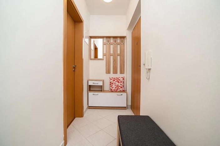 Pronájem bytu 2+kk, Praha - Modřany, Komořanská, 47 m2