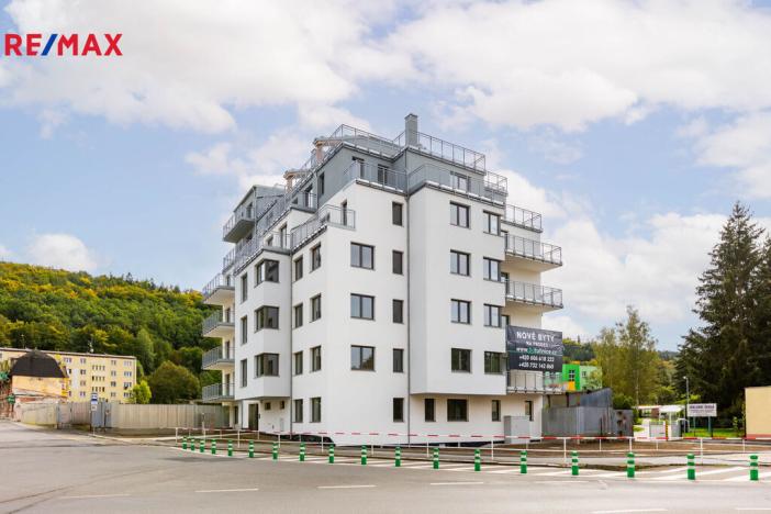 Pronájem bytu 2+kk, Karlovy Vary, Šumavská, 65 m2