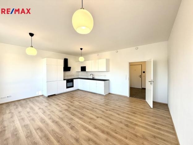 Pronájem bytu 2+kk, Karlovy Vary, Šumavská, 65 m2