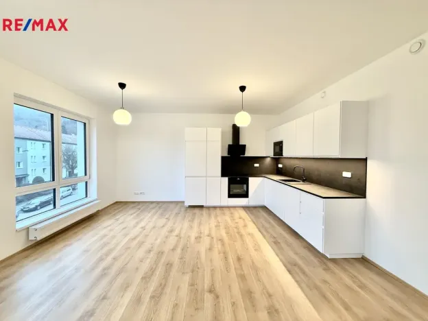 Pronájem bytu 2+kk, Karlovy Vary, Šumavská, 65 m2