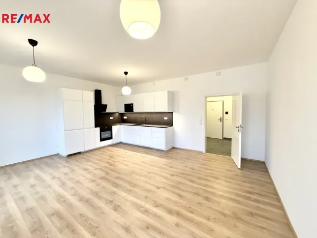 Pronájem bytu 2+kk, Karlovy Vary, Šumavská, 65 m2