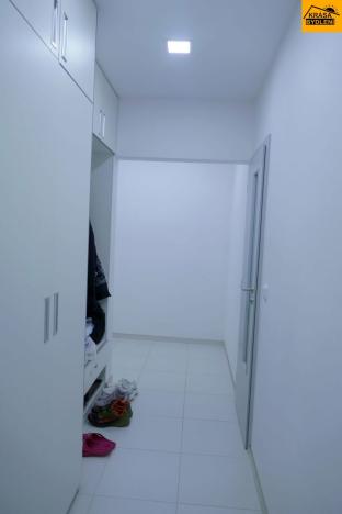 Prodej bytu 2+1, Olomouc - Hodolany, tř. Kosmonautů, 52 m2