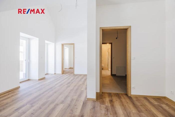 Prodej atypického bytu, Svoboda nad Úpou, Nádražní, 44 m2