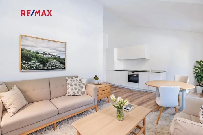 Prodej atypického bytu, Svoboda nad Úpou, Nádražní, 44 m2