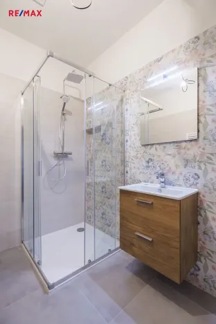 Prodej atypického bytu, Svoboda nad Úpou, Nádražní, 44 m2