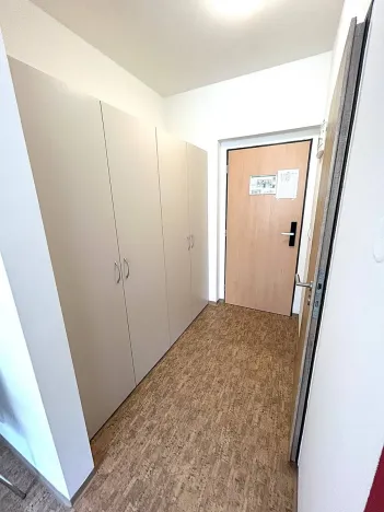 Pronájem bytu 2+kk, Praha - Smíchov, Křížová, 38 m2