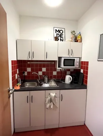 Pronájem kanceláře, Praha - Holešovice, U průhonu, 32 m2