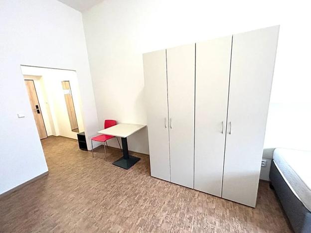 Pronájem bytu 1+kk, Praha - Smíchov, Křížová, 22 m2