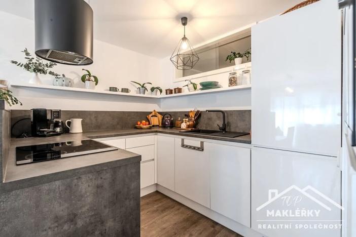 Prodej bytu 2+kk, Břežany II, 56 m2