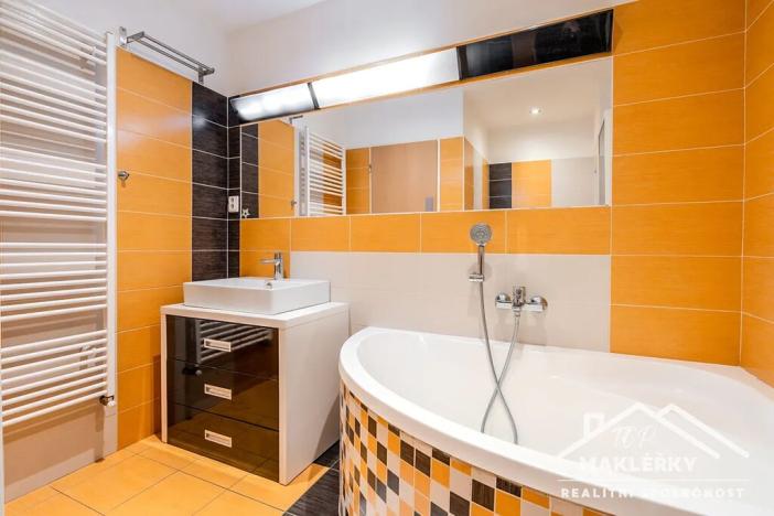 Prodej bytu 2+kk, Břežany II, 56 m2