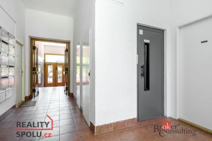 Pronájem bytu 2+1, Praha - Vinohrady, náměstí Jiřího z Lobkovic, 47 m2