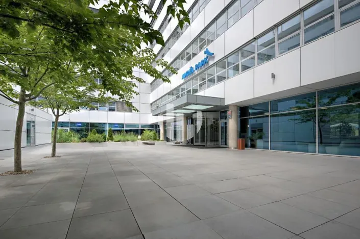 Pronájem kanceláře, Praha - Smíchov, Radlická, 208 m2