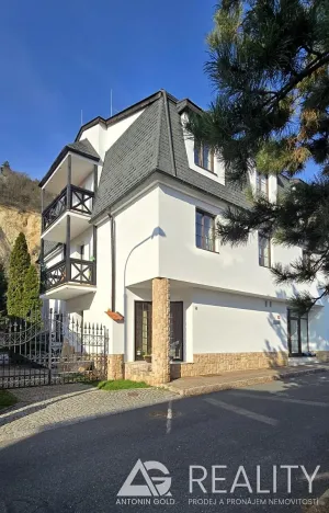 Prodej bytu 3+kk, Praha - Hlubočepy, Pod Žvahovem, 100 m2