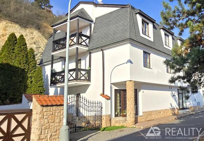 Prodej bytu 3+kk, Praha - Hlubočepy, Pod Žvahovem, 100 m2