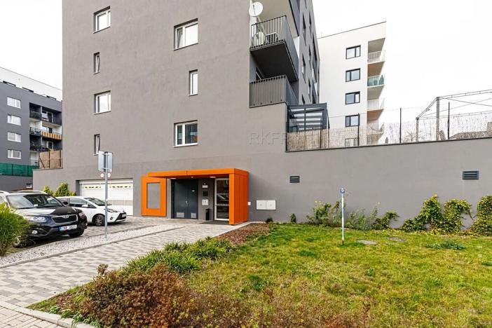 Pronájem bytu 1+kk, Praha - Vysočany, Strnadových, 33 m2