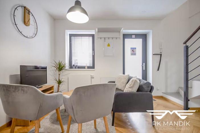 Pronájem bytu 2+kk, Praha - Karlín, Pernerova, 42 m2
