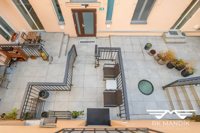 Pronájem bytu 2+kk, Praha - Karlín, Pernerova, 42 m2