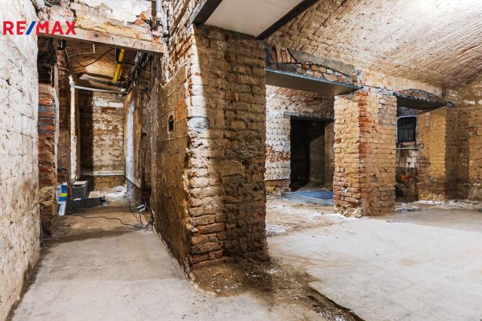 Pronájem obchodního prostoru, Praha - Žižkov, Seifertova, 90 m2