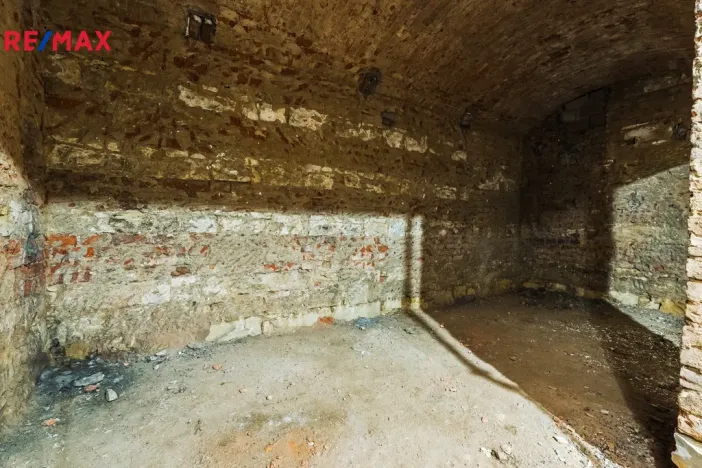 Pronájem obchodního prostoru, Praha - Žižkov, Seifertova, 100 m2