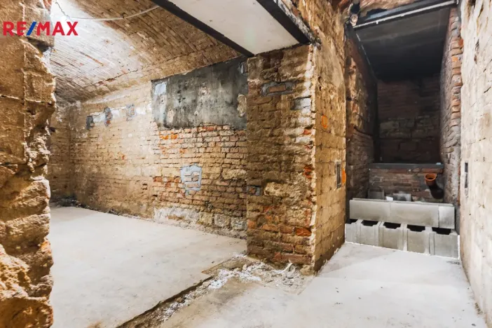 Pronájem obchodního prostoru, Praha - Žižkov, Seifertova, 100 m2