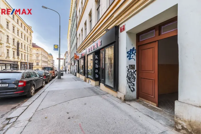 Pronájem obchodního prostoru, Praha - Žižkov, Seifertova, 100 m2