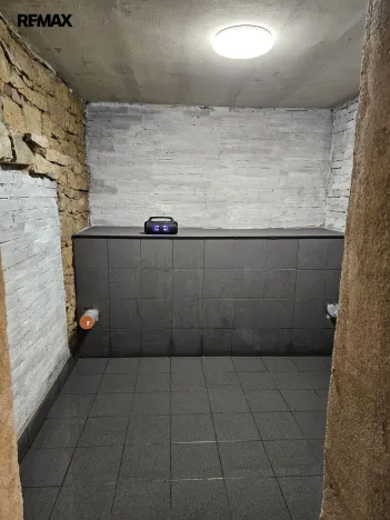 Pronájem obchodního prostoru, Praha - Žižkov, Seifertova, 110 m2
