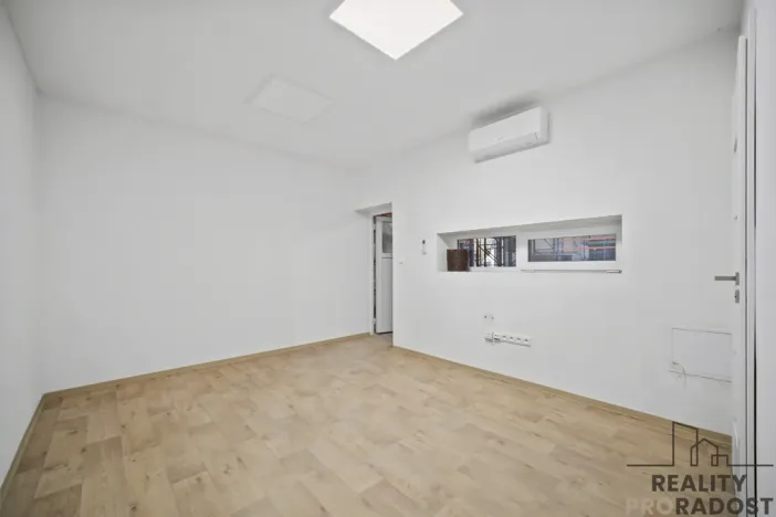 Pronájem skladu, Vysoké Mýto, 647 m2