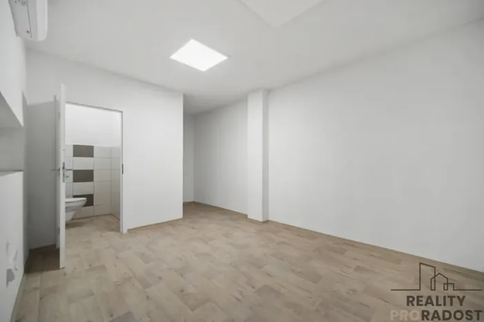 Pronájem skladu, Vysoké Mýto, 647 m2