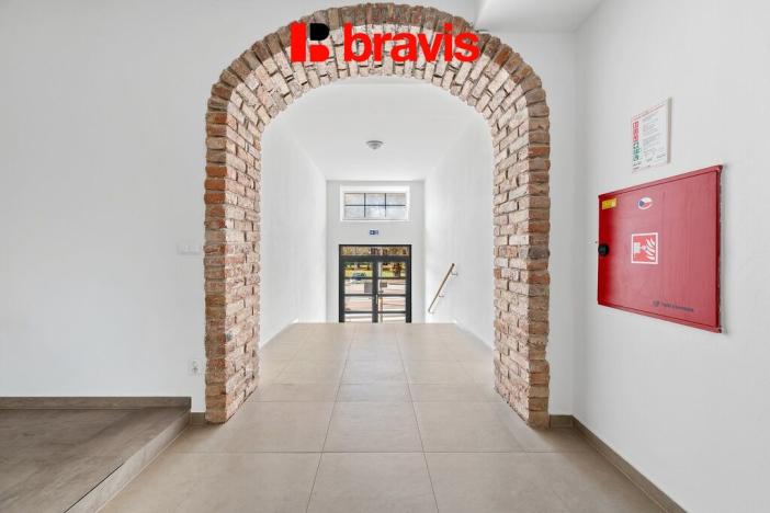 Prodej obchodního prostoru, Zastávka, 1. máje, 241 m2