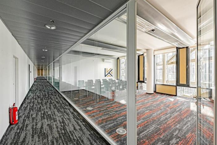 Pronájem kanceláře, Praha - Karlín, Karolinská, 2439 m2