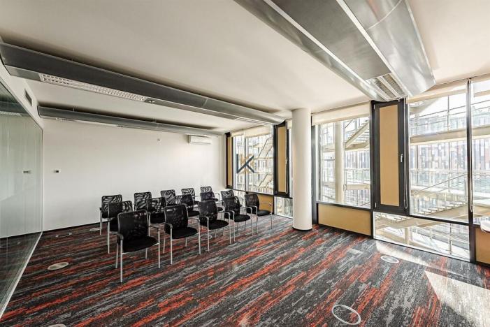 Pronájem kanceláře, Praha - Karlín, Karolinská, 2439 m2