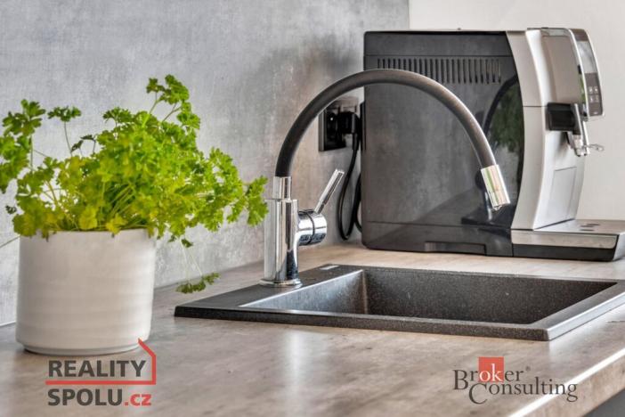 Prodej bytu 4+kk, Praha - Černý Most, Kpt. Stránského, 75 m2