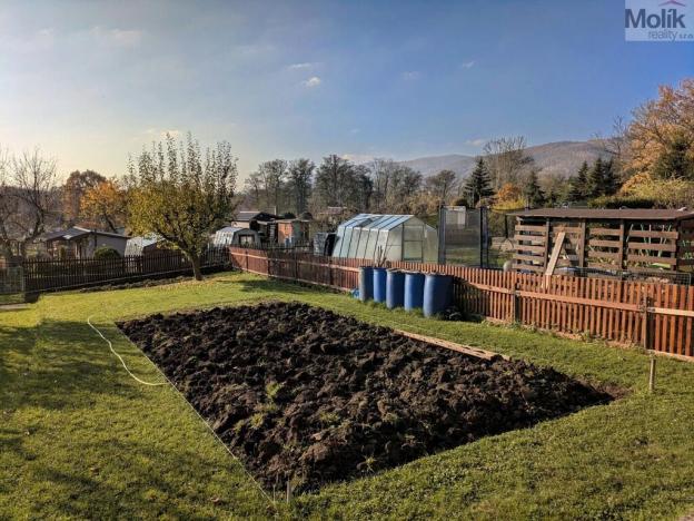 Prodej chaty, Chlumec, U zámeckého rybníka, 16 m2