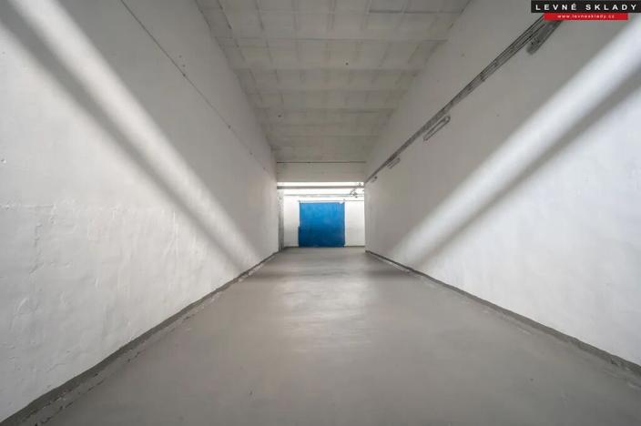 Pronájem skladu, Kolín, Ovčárecká, 2000 m2
