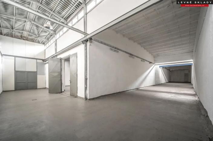 Pronájem skladu, Kolín, Ovčárecká, 2000 m2