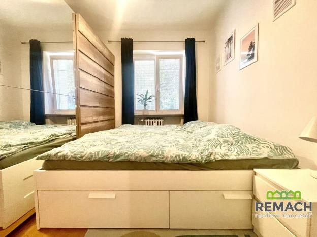 Pronájem bytu 2+kk, Zlín, Lorencova, 55 m2