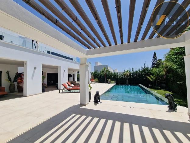 Prodej vily, Marbella, Španělsko, 552 m2