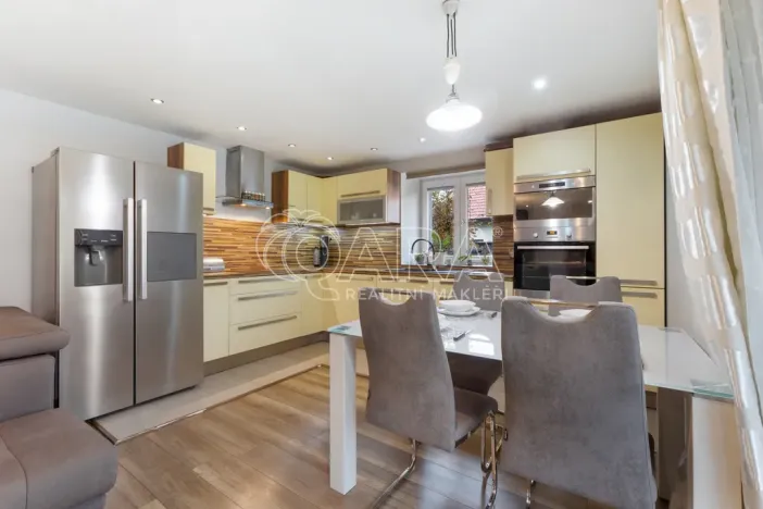 Prodej rodinného domu, Doubravčice, Českobrodská, 162 m2