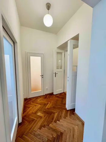 Pronájem bytu 2+kk, Praha - Karlín, Urxova, 50 m2