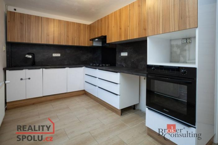 Pronájem rodinného domu, Okřesaneč, 155 m2