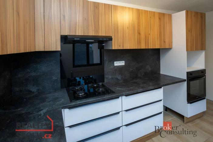 Pronájem rodinného domu, Okřesaneč, 155 m2