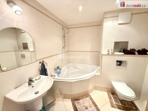 Pronájem bytu 2+kk, Praha - Letňany, Miroslava Hajna, 72 m2