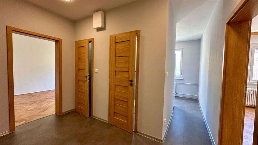 Pronájem bytu 2+1, Cheb, V Zahradách, 54 m2