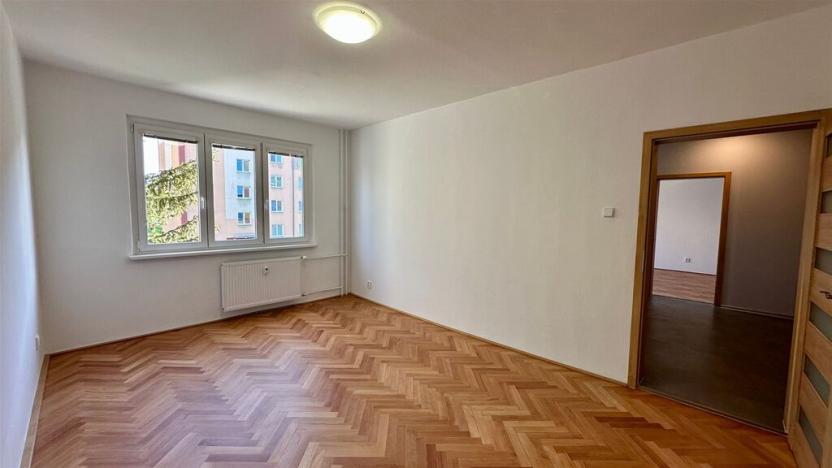 Pronájem bytu 2+1, Cheb, V Zahradách, 54 m2