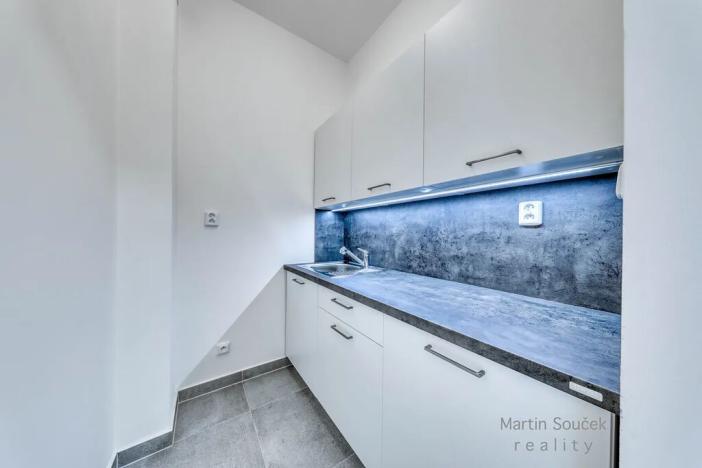 Pronájem kanceláře, Praha - Holešovice, U Výstaviště, 60 m2