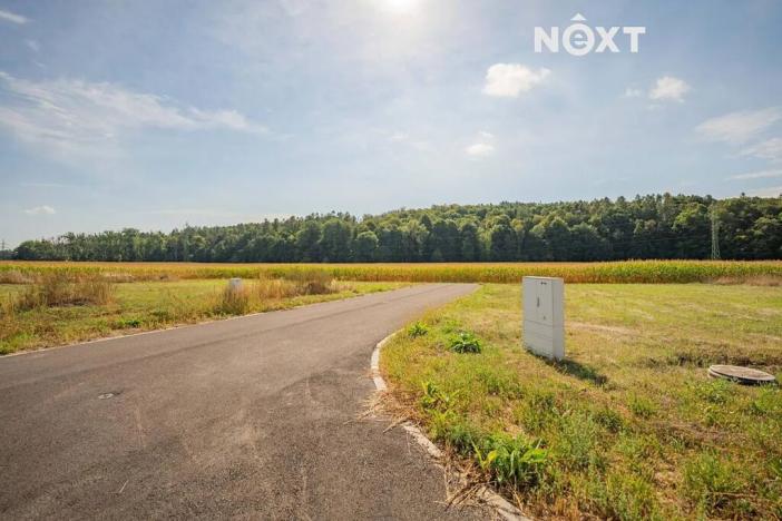 Prodej pozemku pro bydlení, Stavenice, 740 m2