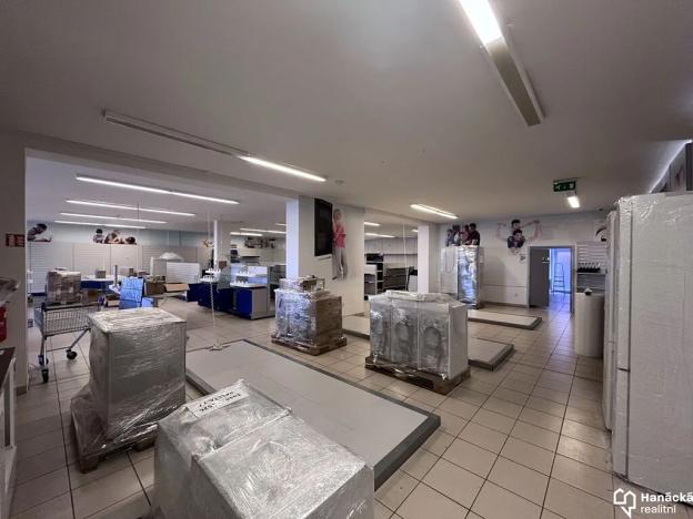 Pronájem obchodního prostoru, Uničov, Šumperská, 450 m2